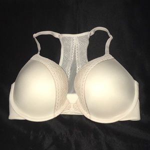 Front Clasp White Victoria’s Secret 34DD, NWOT